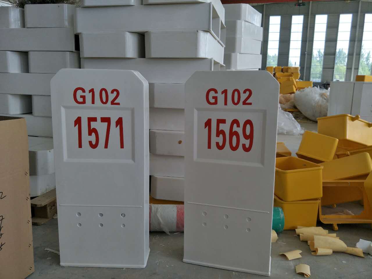 潤天教您認(rèn)識(shí)百米樁和里程碑的區(qū)別